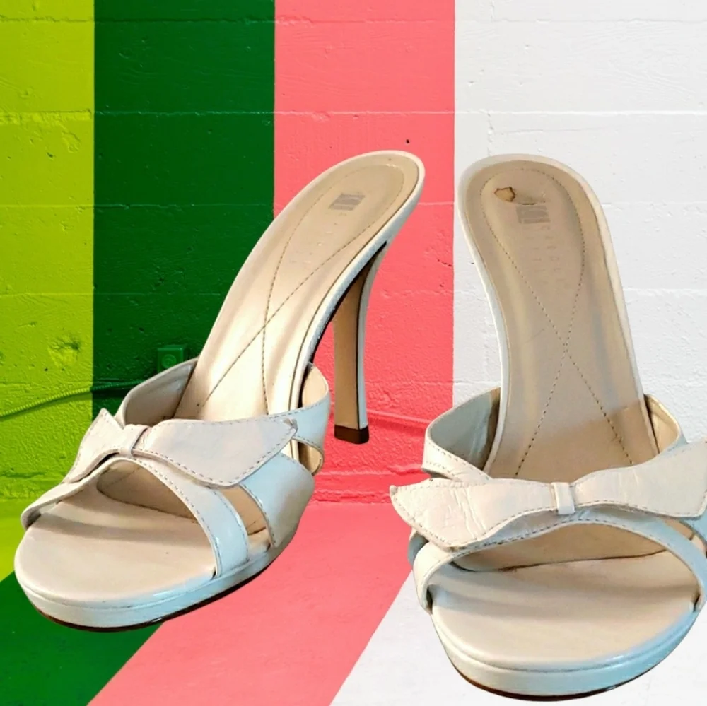 CL Carol Little White Ribbon Detail Leather Slides. Made in Brazil.